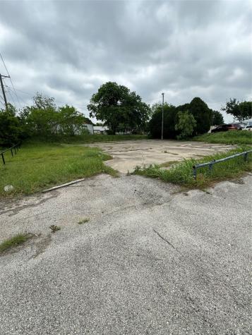 6110 E Belknap Street Haltom City TX 76117