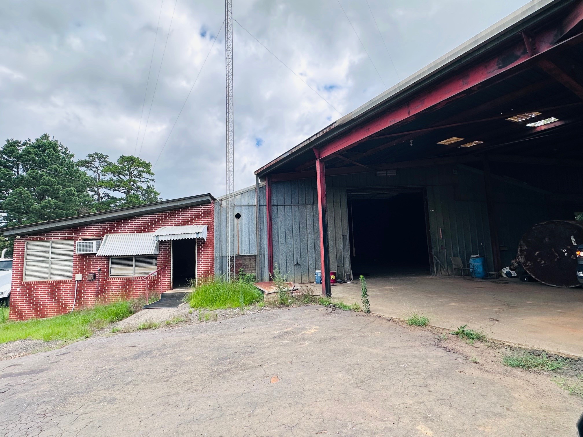 2460 N 259 Highway Daingerfield TX 75638