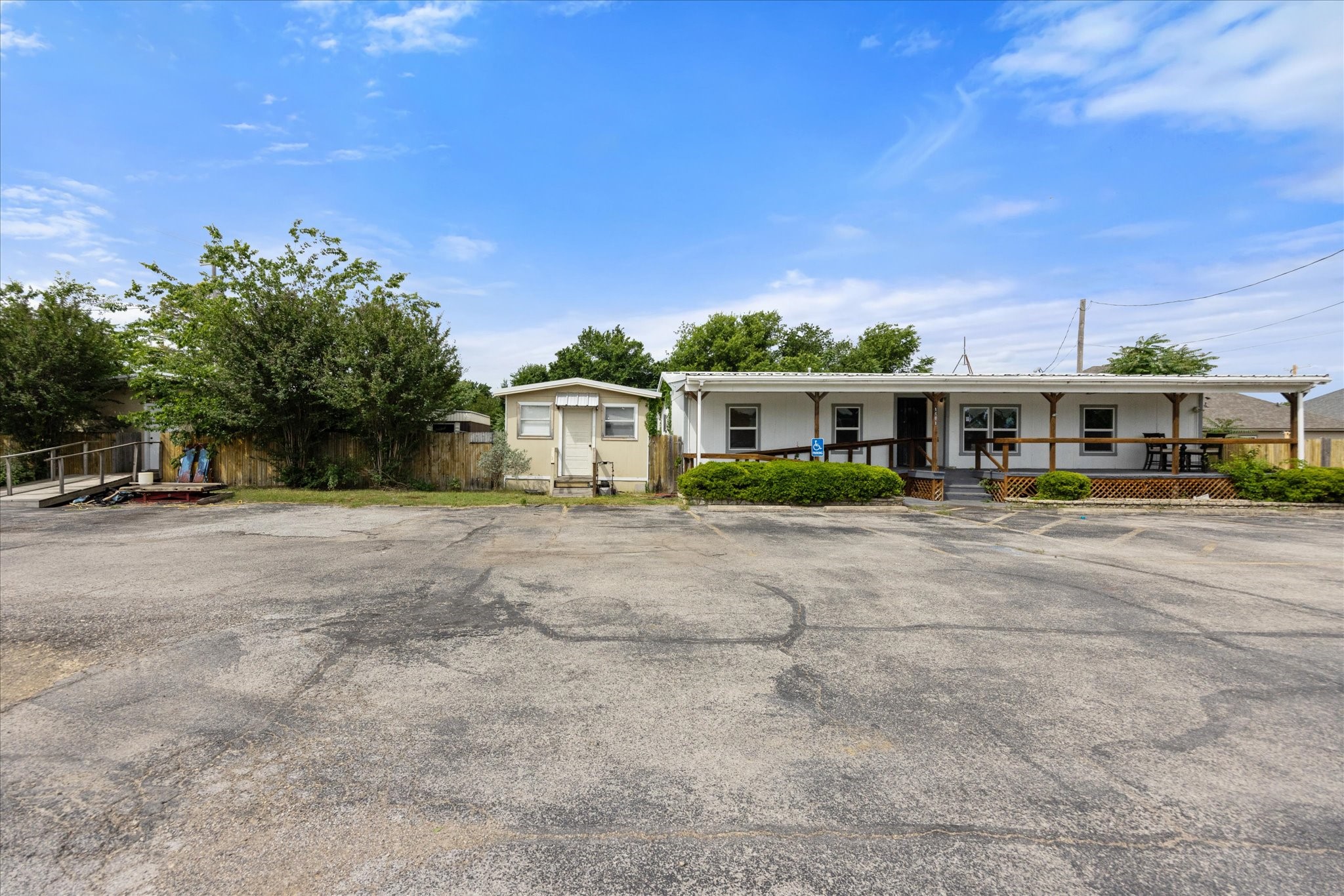 1401 NE Barnard Street Glen Rose TX 76043