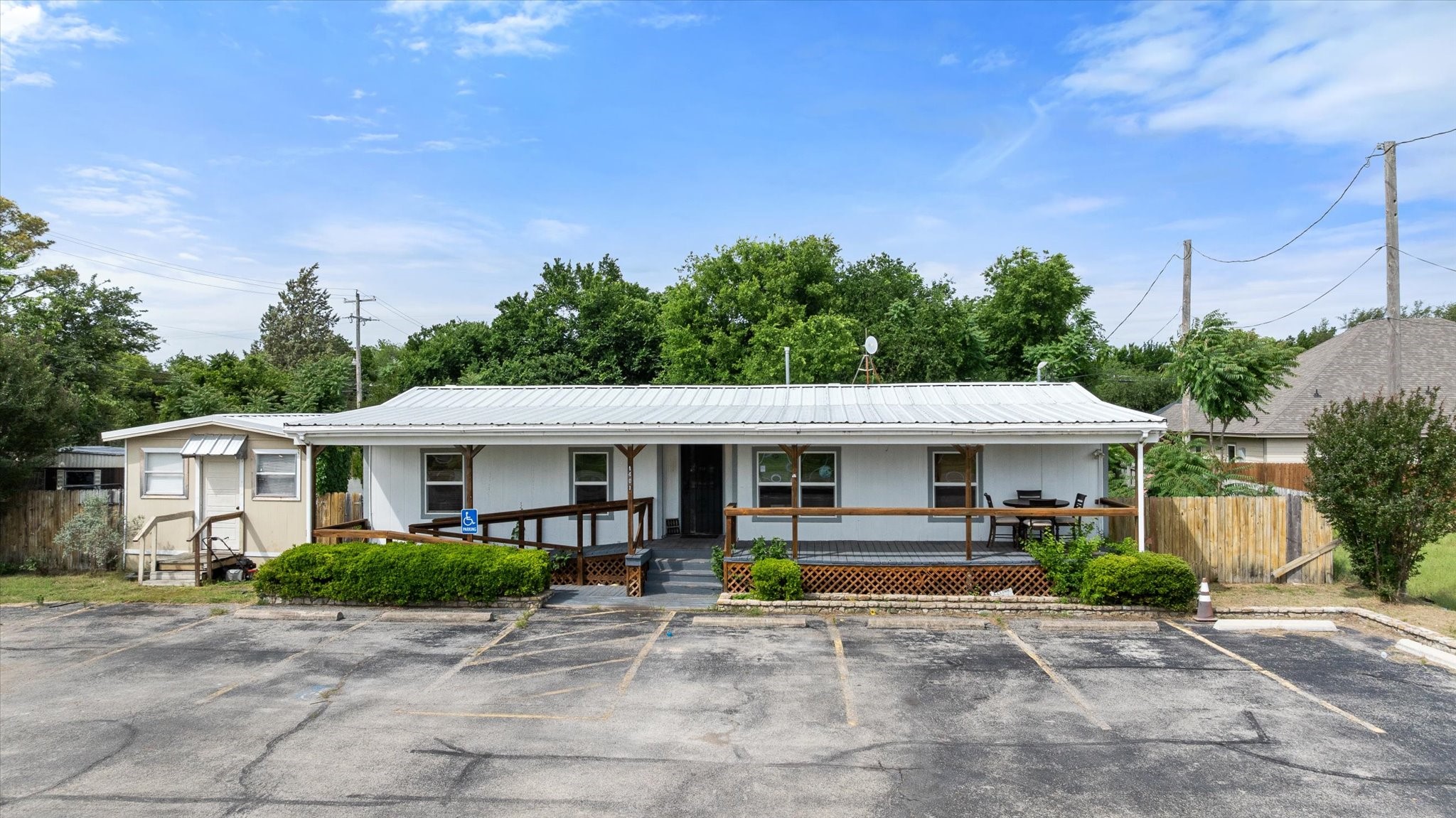 1401 NE Barnard Street Glen Rose TX 76043