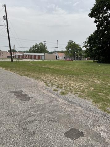 123 N Main Street Bonham TX 75418