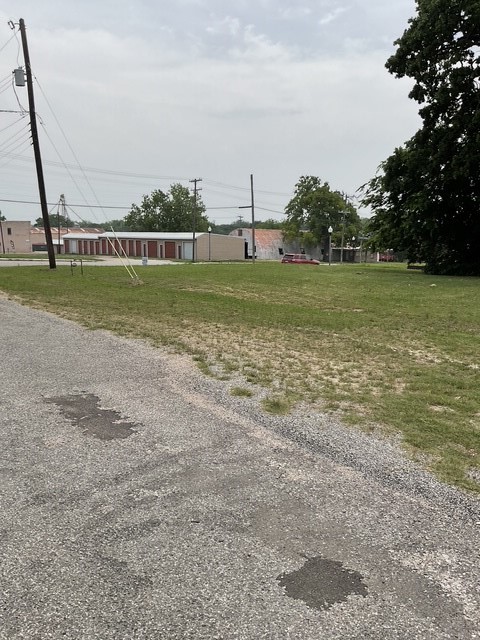 123 N Main Street Bonham TX 75418
