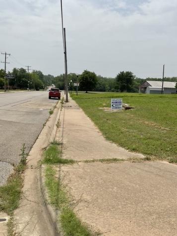 123 N Main Street Bonham TX 75418