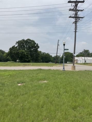 123 N Main Street Bonham TX 75418