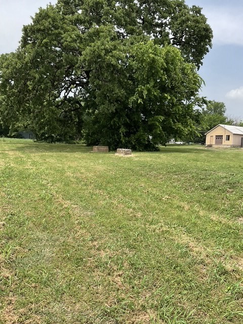 123 N Main Street Bonham TX 75418
