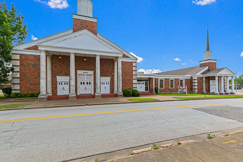 2703 Wesley Street Greenville TX 75401