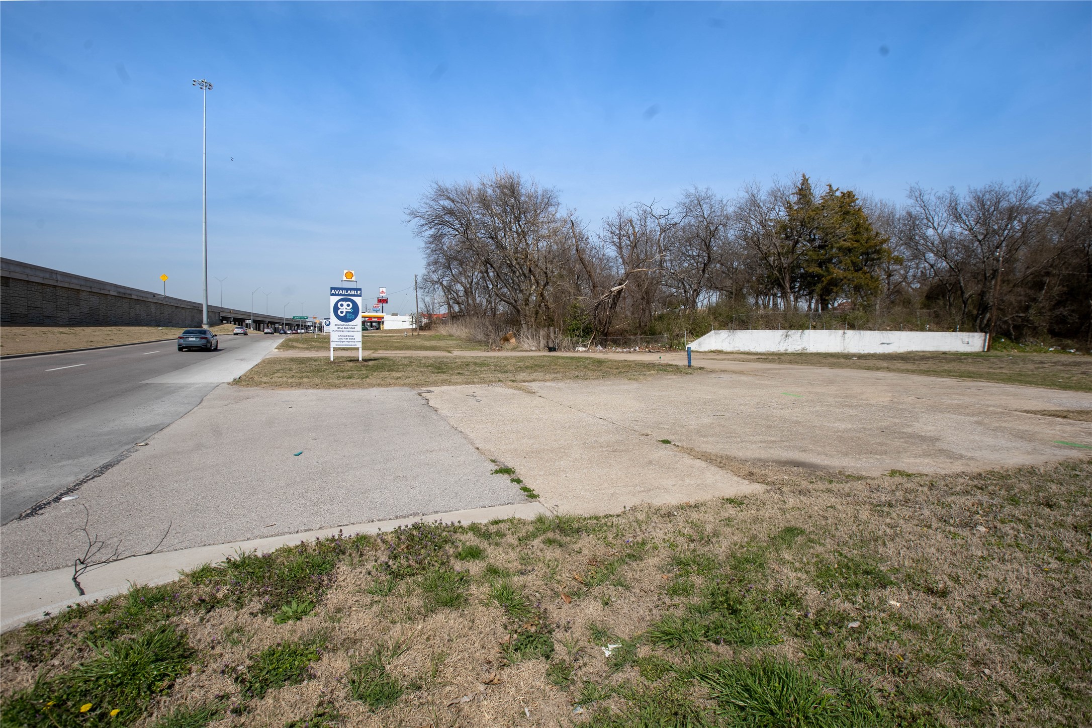 323 S Sam Rayburn Freeway Sherman TX 75090
