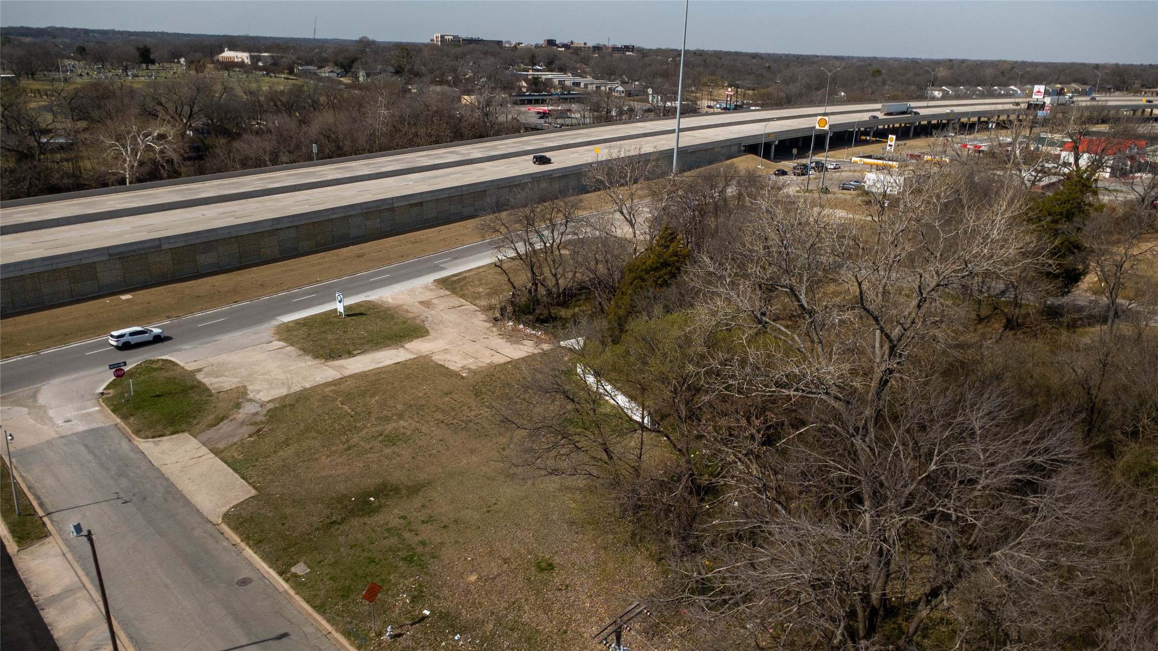 323 S Sam Rayburn Freeway Sherman TX 75090