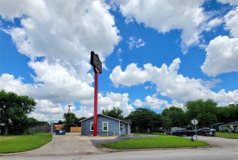 1913 Hemlock Drive Haltom City TX 76117