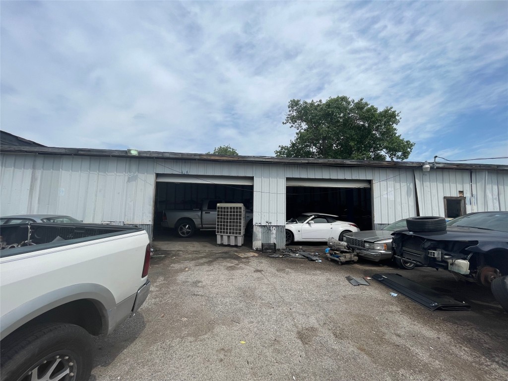 1006 W 6th Street Irving TX 75060