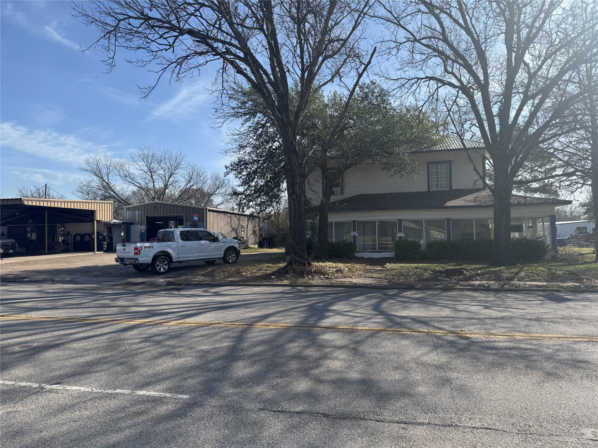505 S Washington Street Kaufman TX 75142