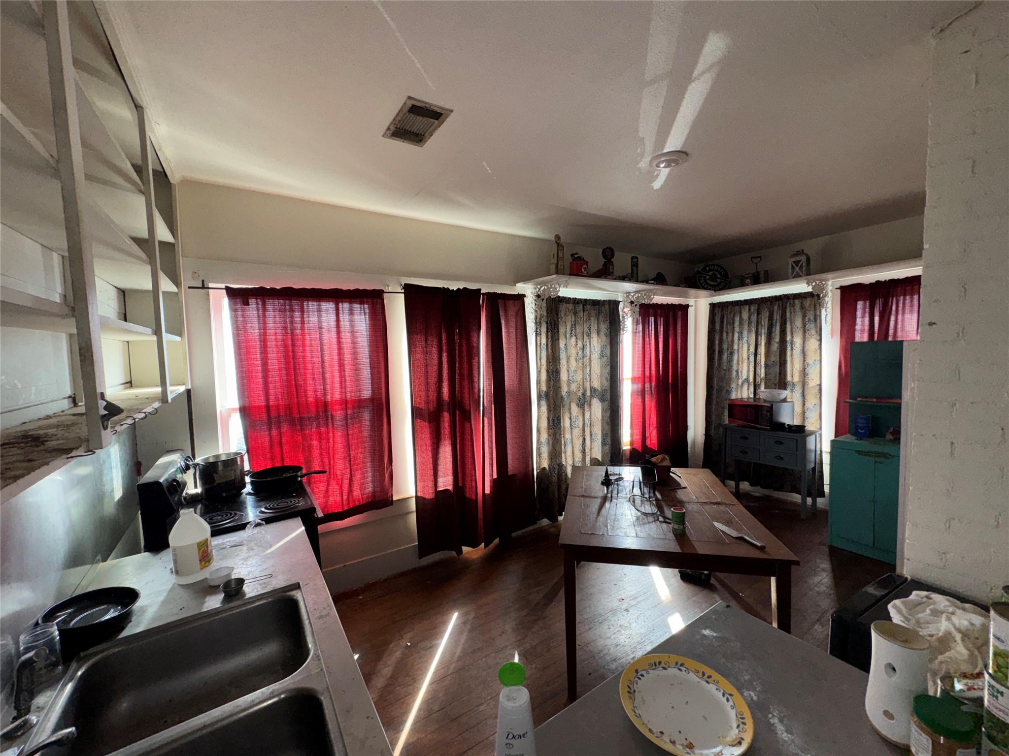 505 S Washington Street Kaufman TX 75142
