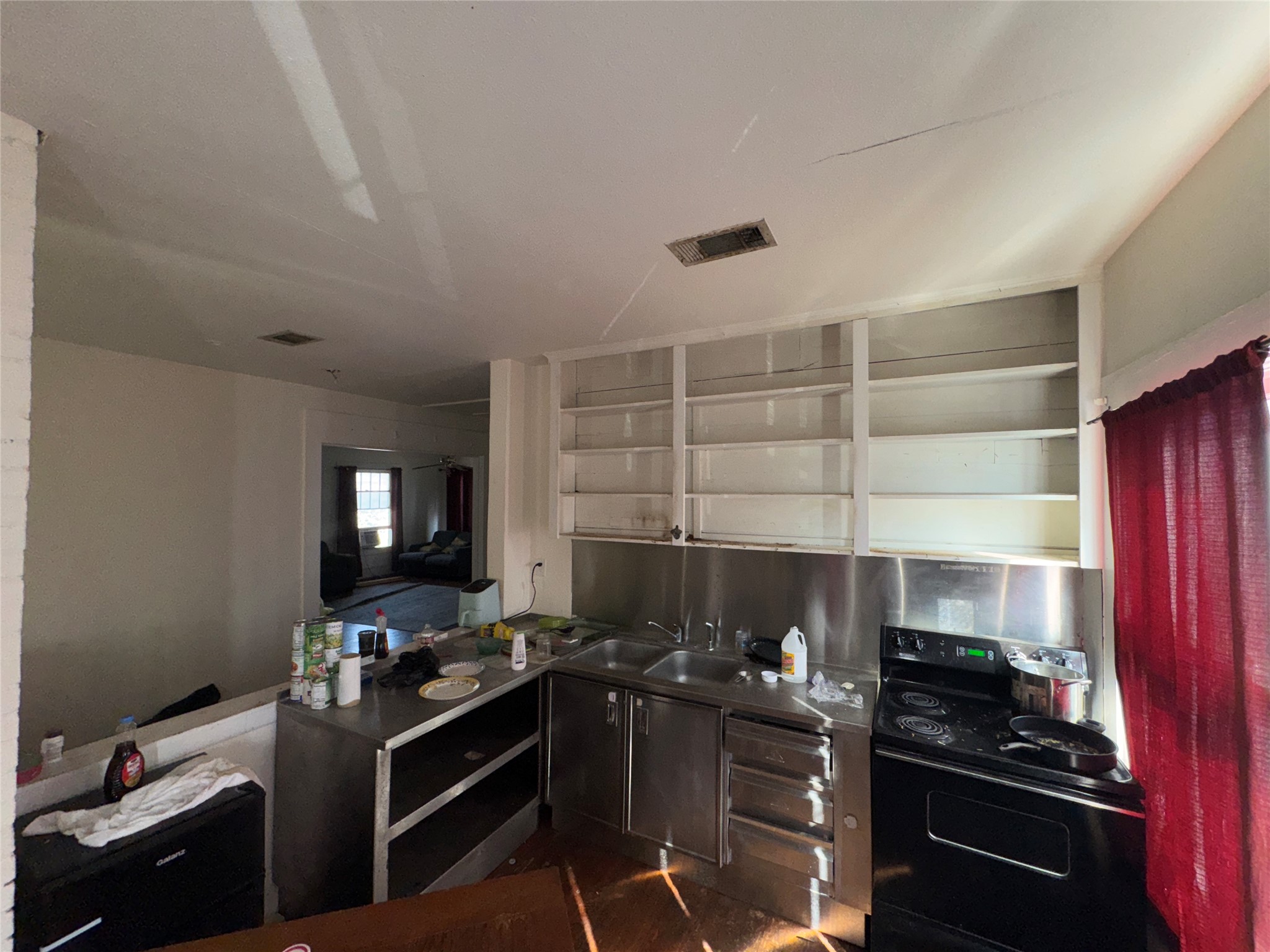 505 S Washington Street Kaufman TX 75142