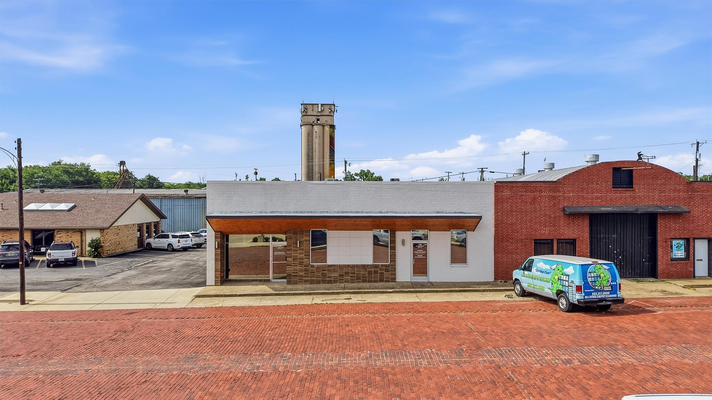 118 W Chestnut Street Denison TX 75021