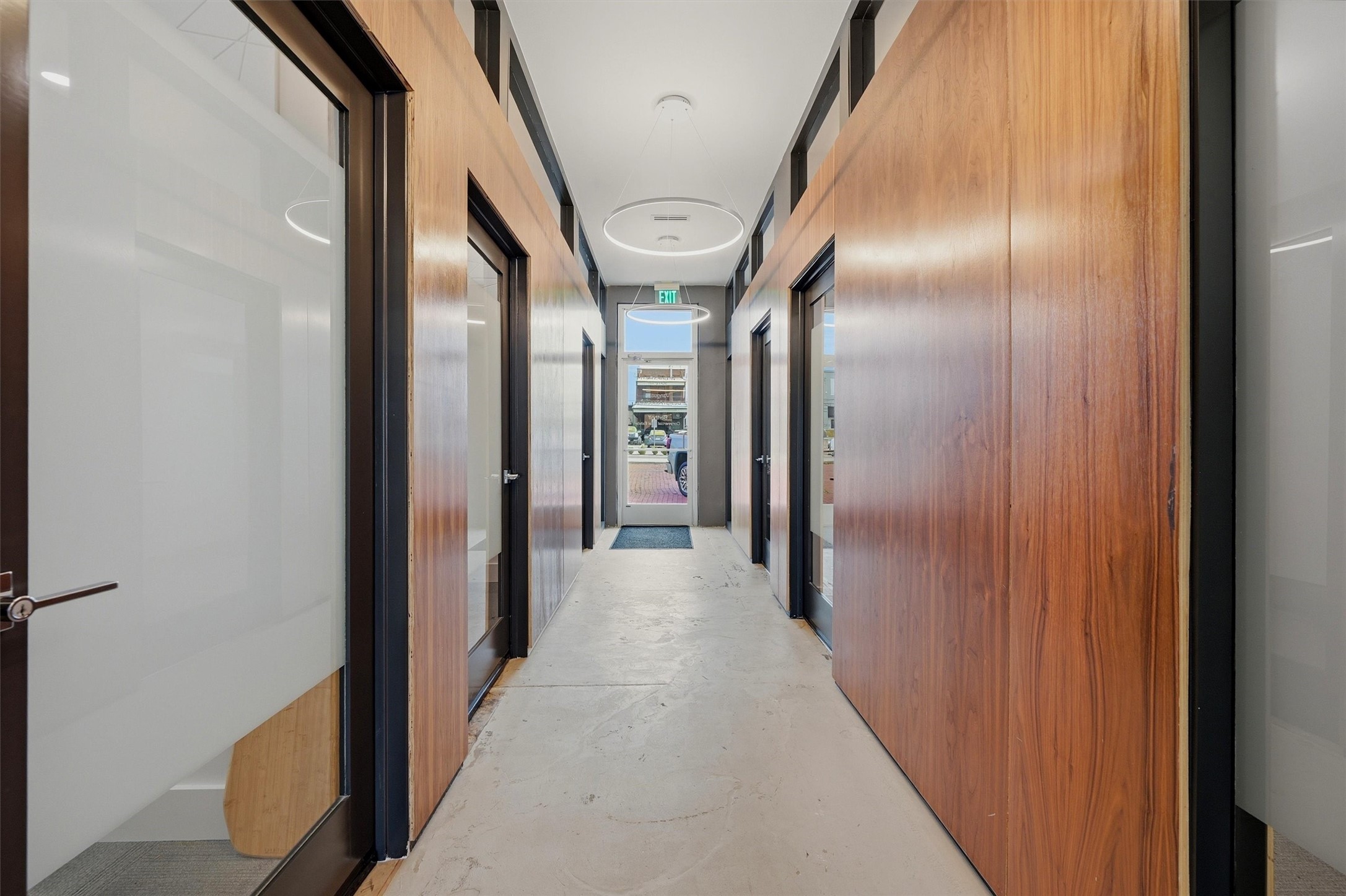 118 W Chestnut Street Denison TX 75021