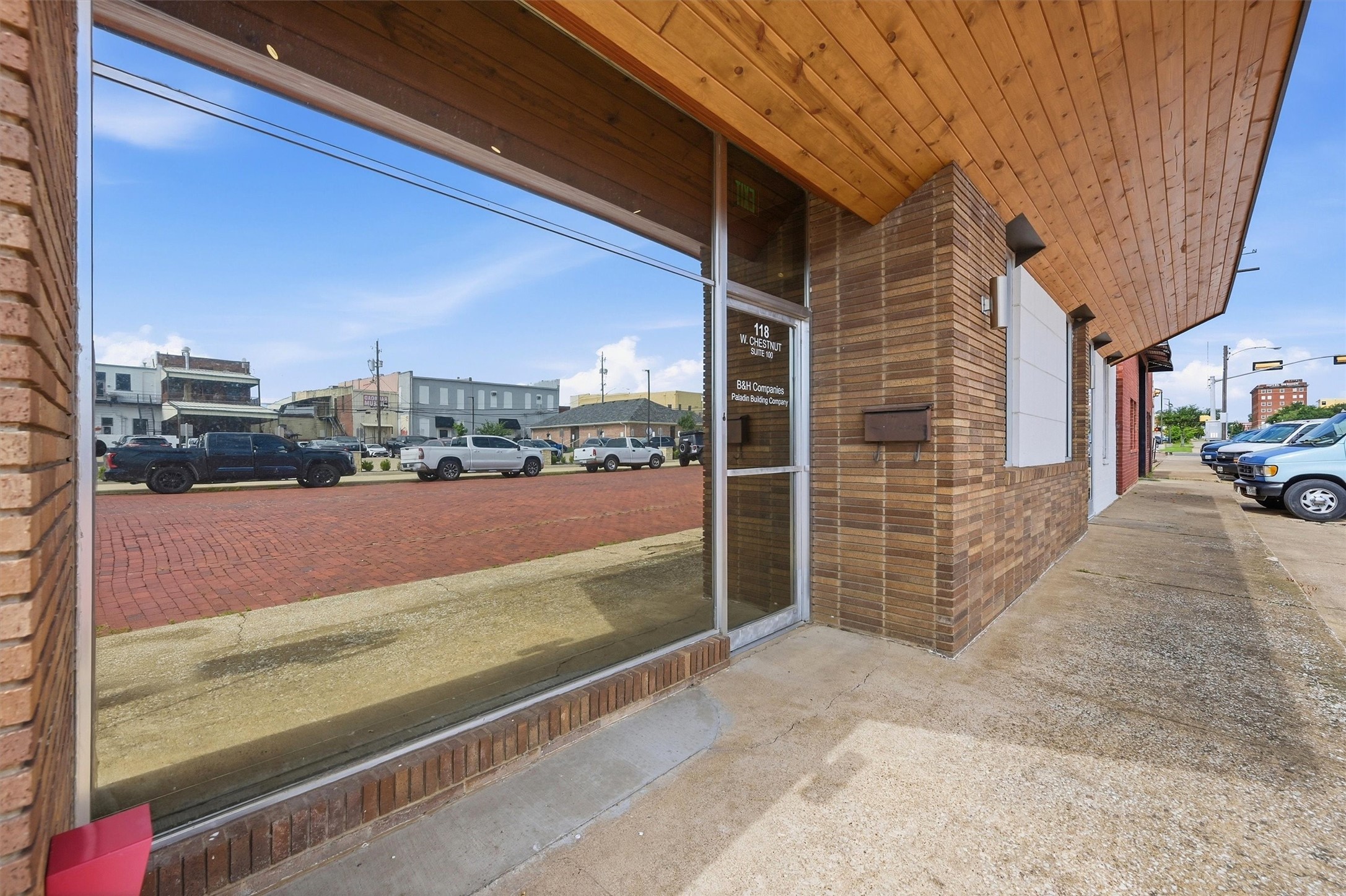 118 W Chestnut Street Denison TX 75021
