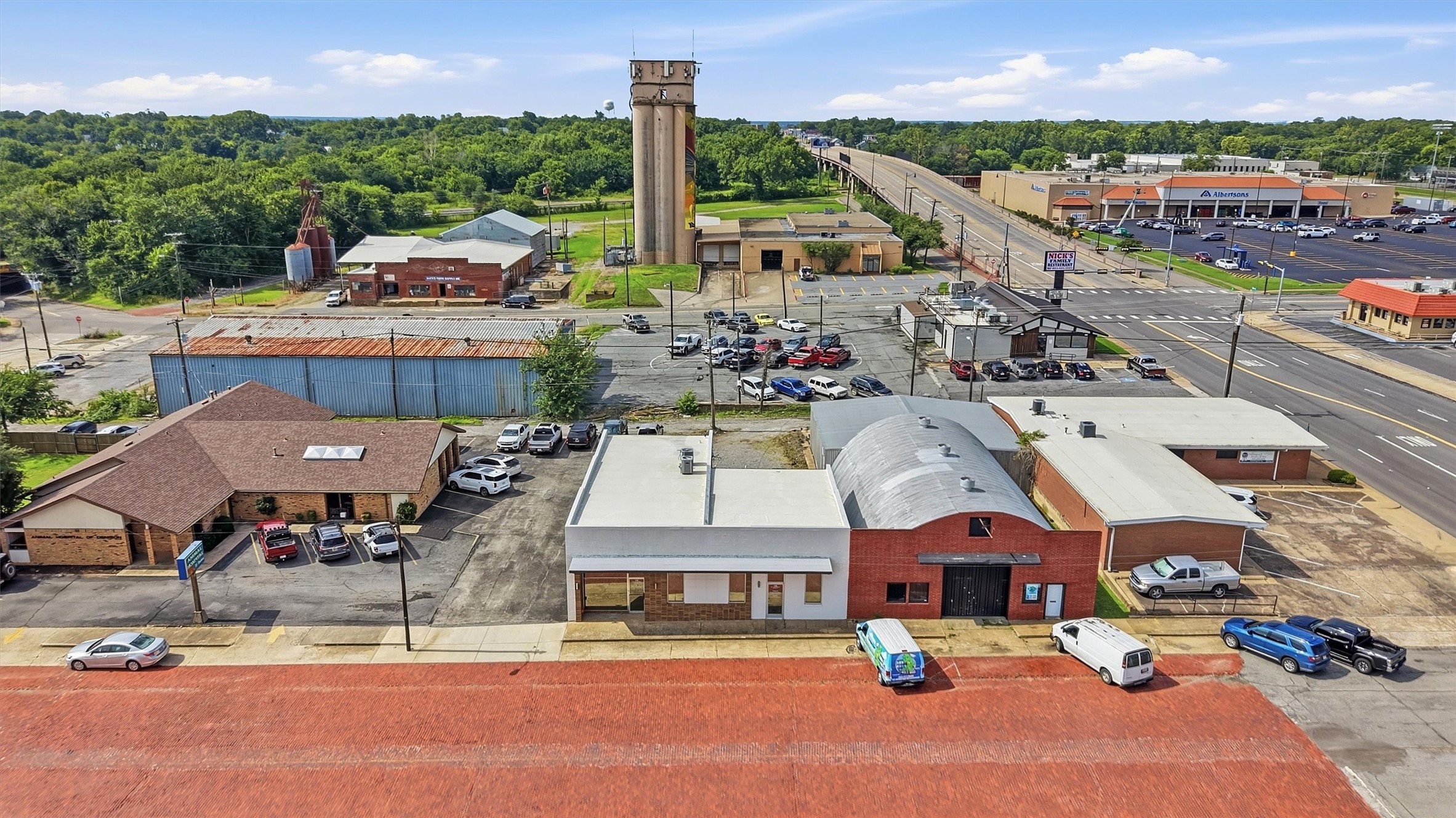 118 W Chestnut Street Denison TX 75021