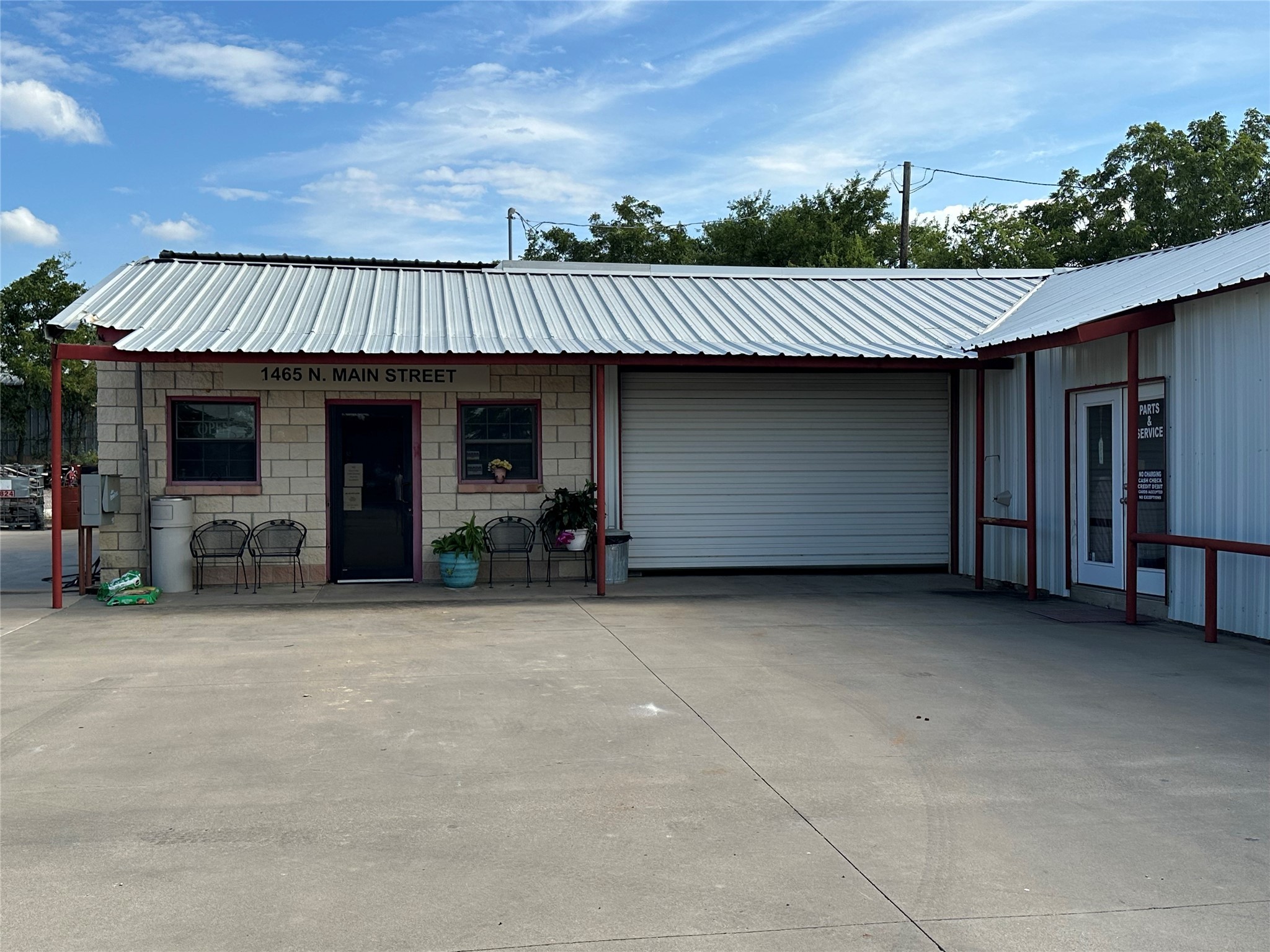 1465 N Main Street Jacksboro TX 76458