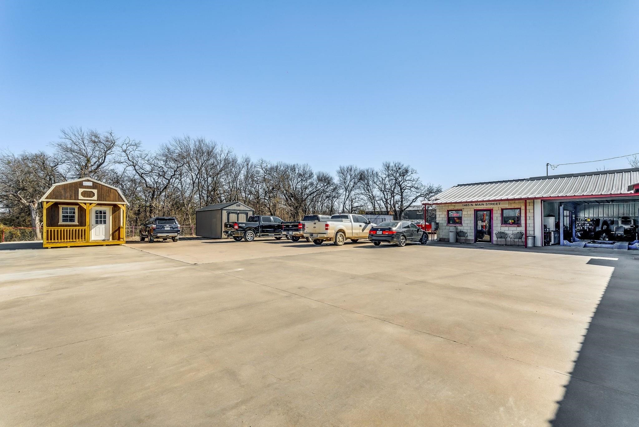1465 N Main Street Jacksboro TX 76458