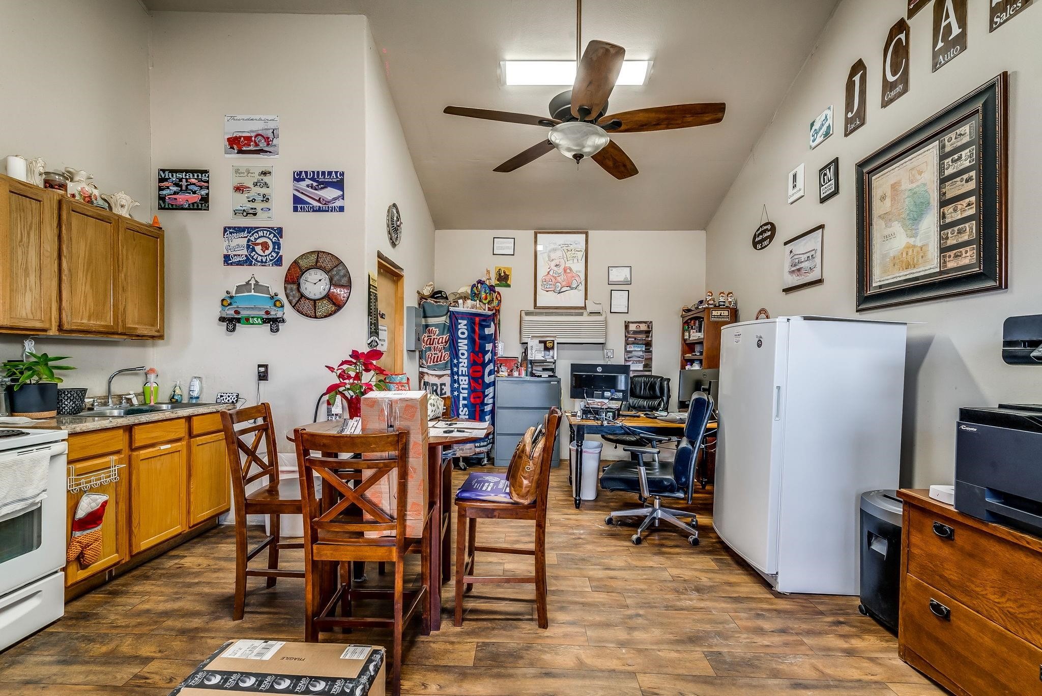 1465 N Main Street Jacksboro TX 76458