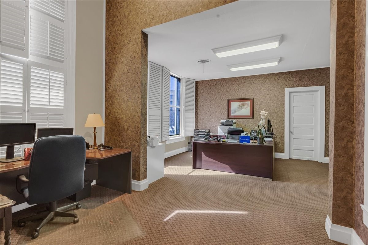 109-111 N Travis Street Sherman TX 75090