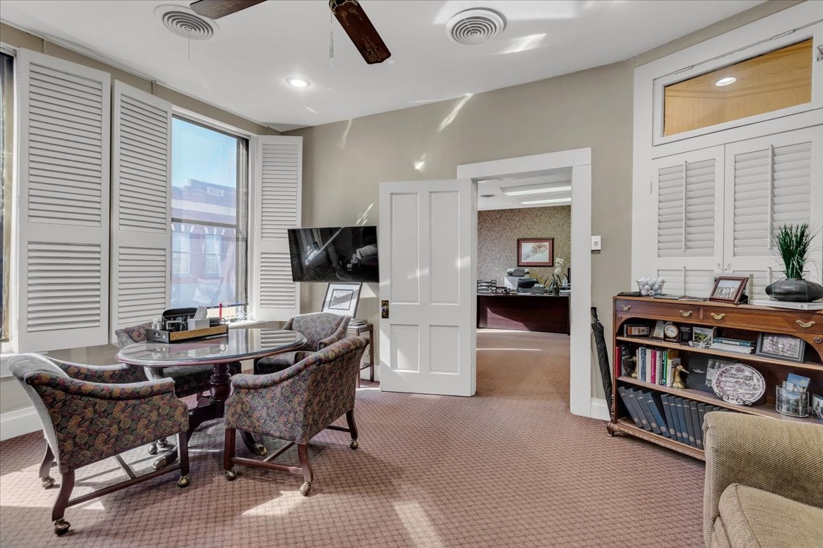 109-111 N Travis Street Sherman TX 75090