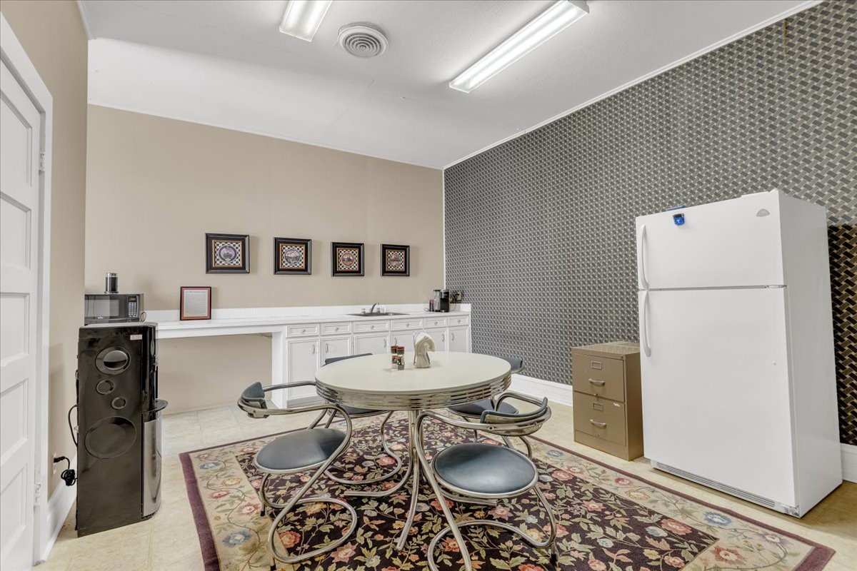 109-111 N Travis Street Sherman TX 75090