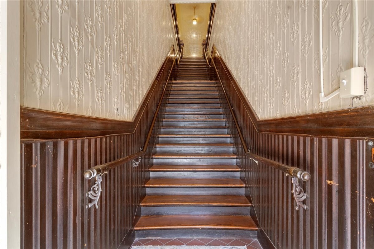 109-111 N Travis Street Sherman TX 75090