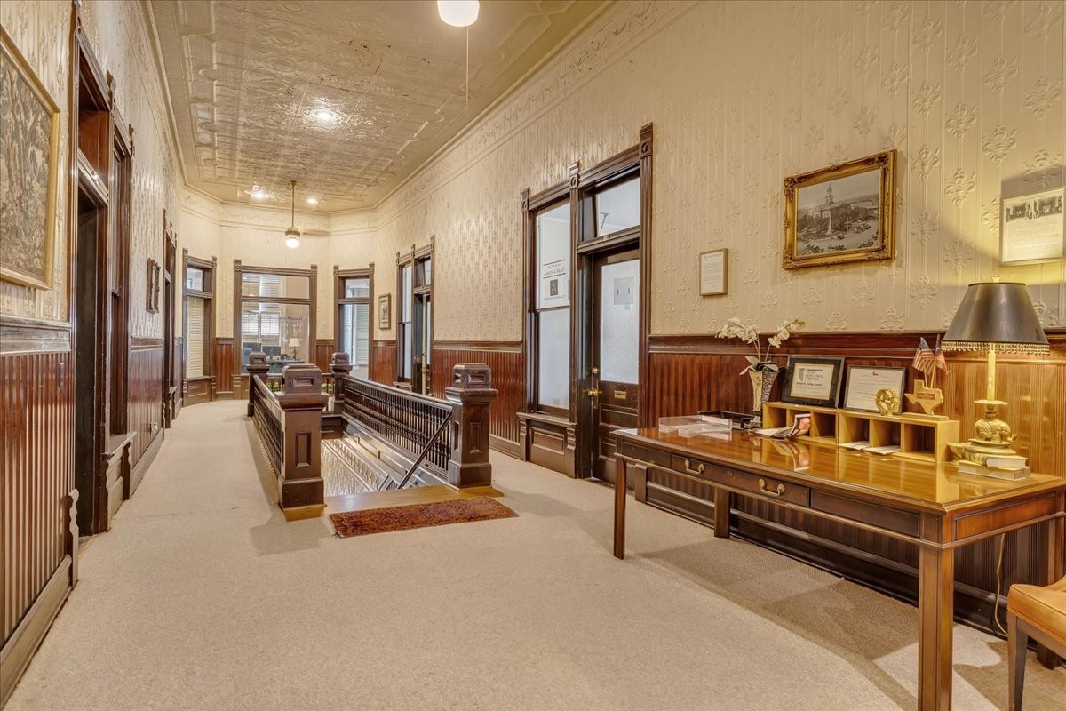 109-111 N Travis Street Sherman TX 75090