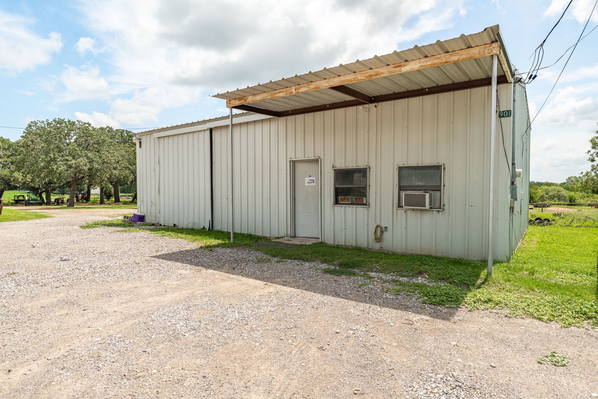 901 E Navarro Avenue De Leon TX 76444