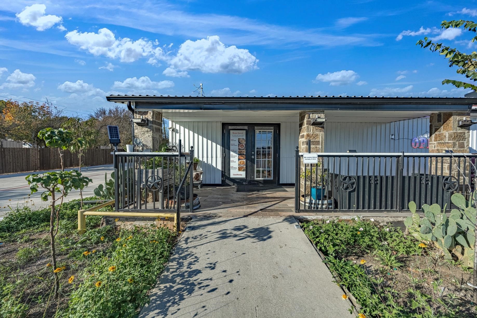 9805 Jacksboro Highway Fort Worth TX 76135