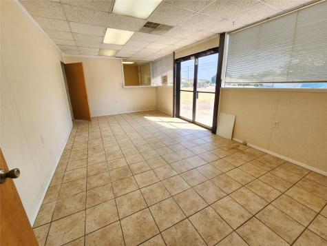 155 N 1st Street Hewitt TX 76643