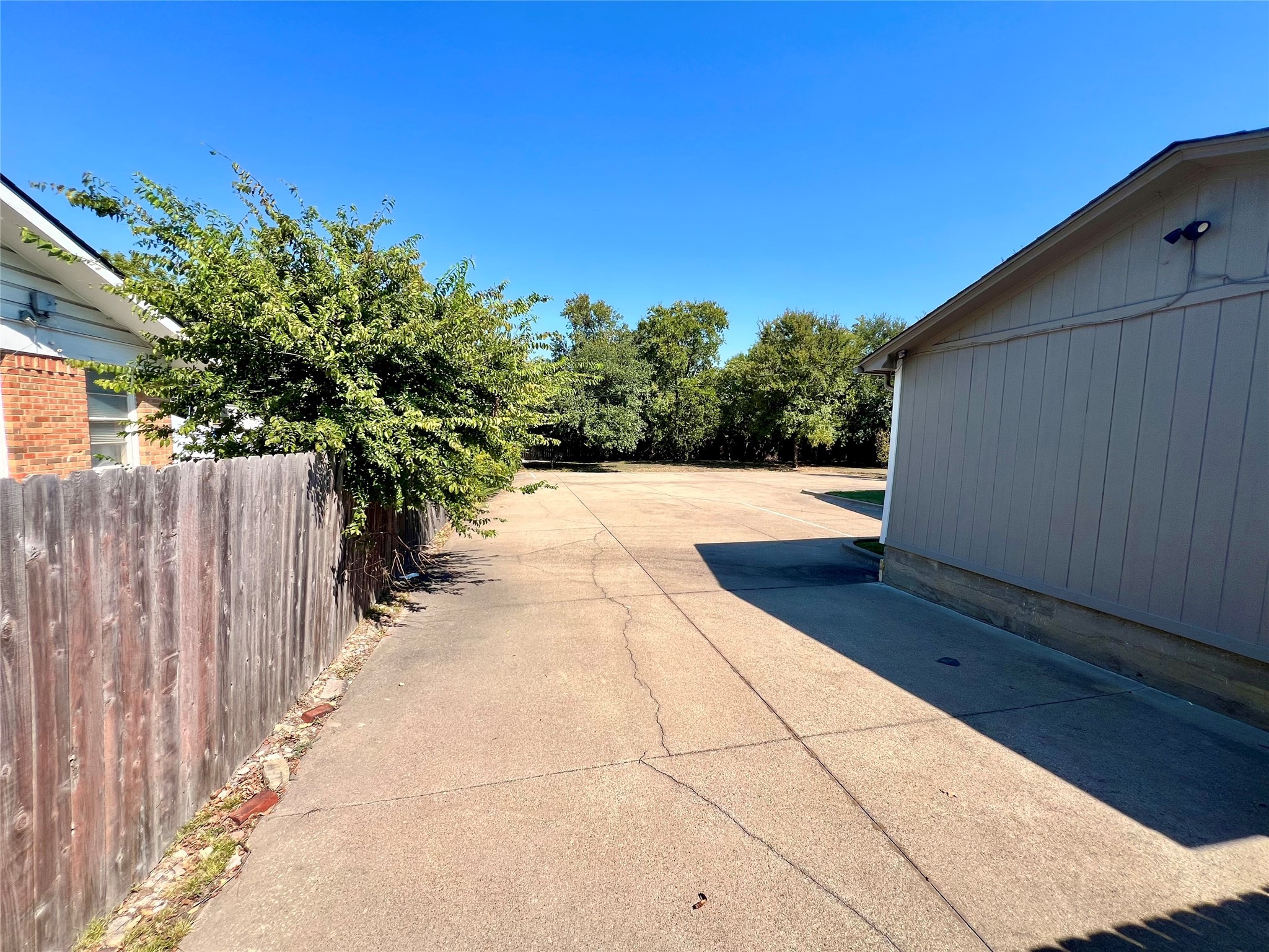 117 E Park Row Drive Arlington TX 76010