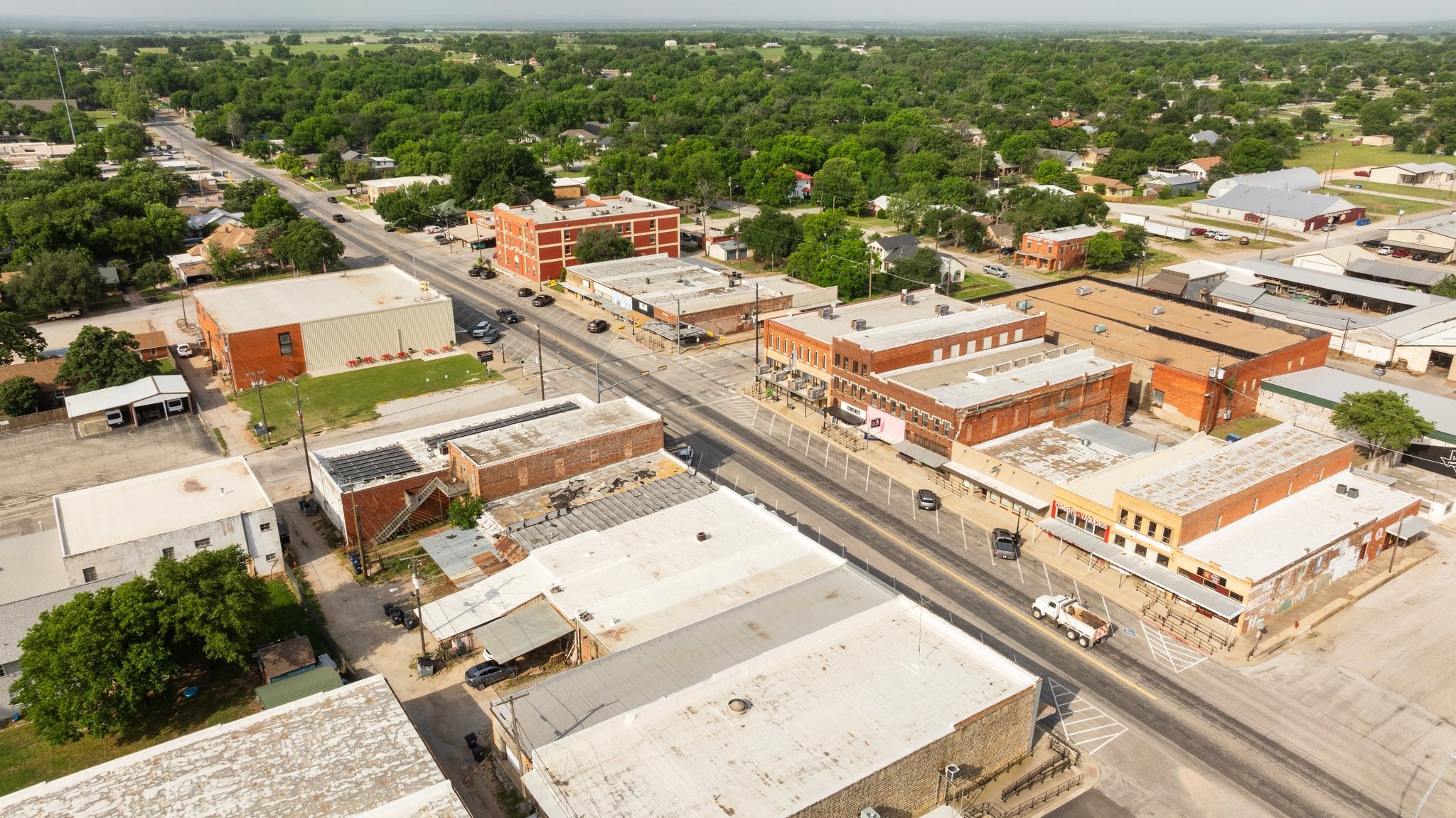 133 N Texas Street De Leon TX 76444