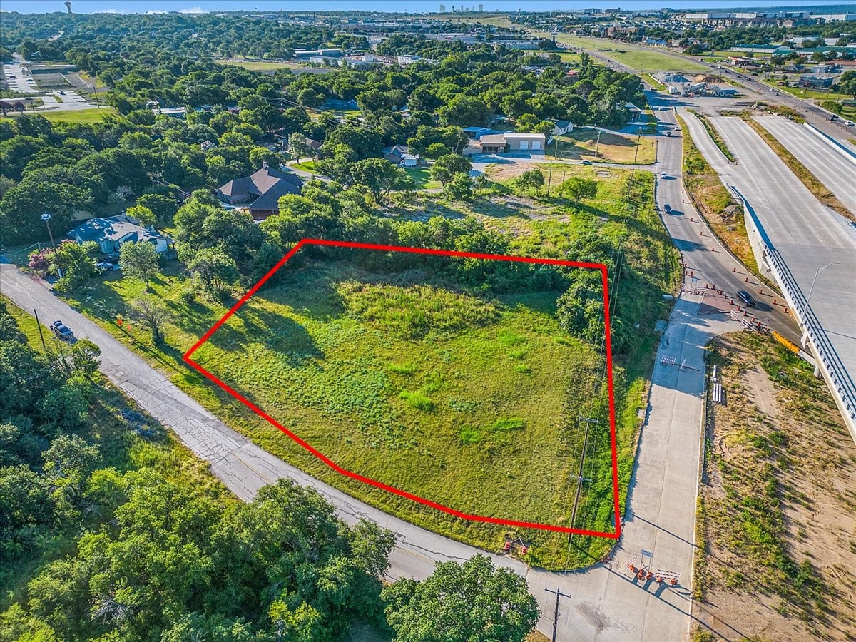 7037 Greenbriar Crescent Street Lake Worth TX 76135