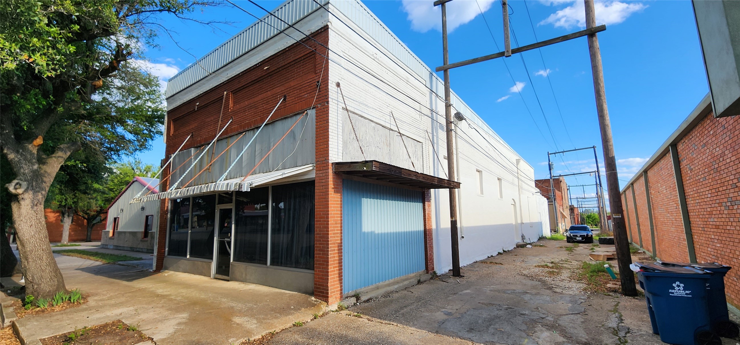 108 E Commerce Mexia TX 76667