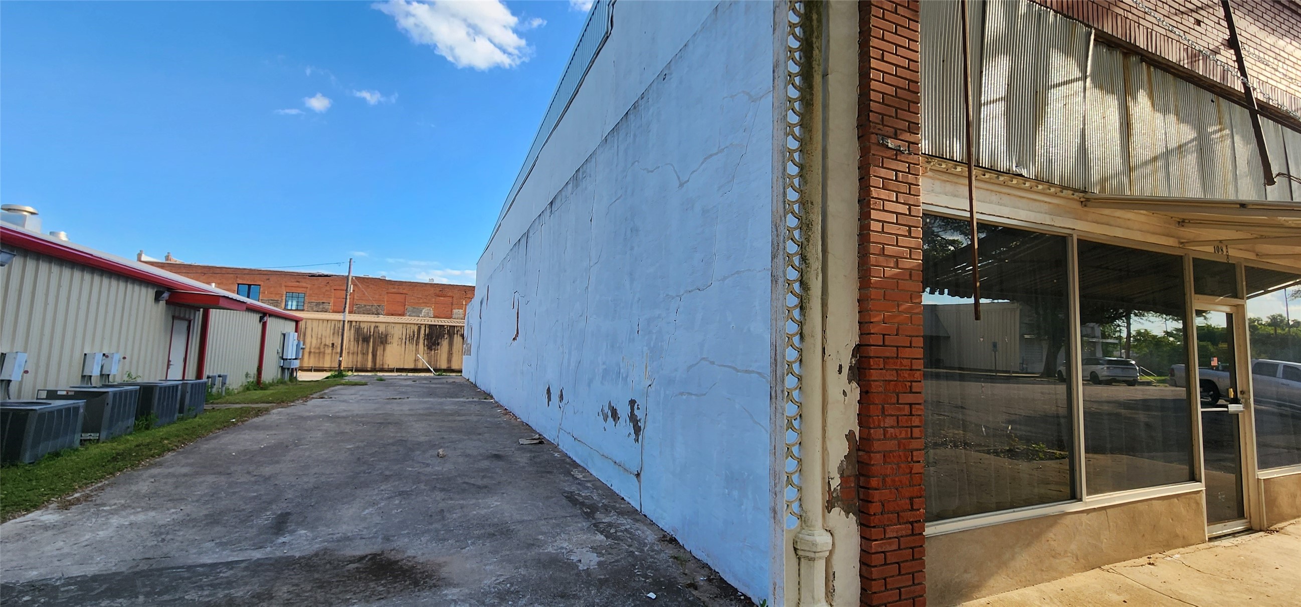 108 E Commerce Mexia TX 76667