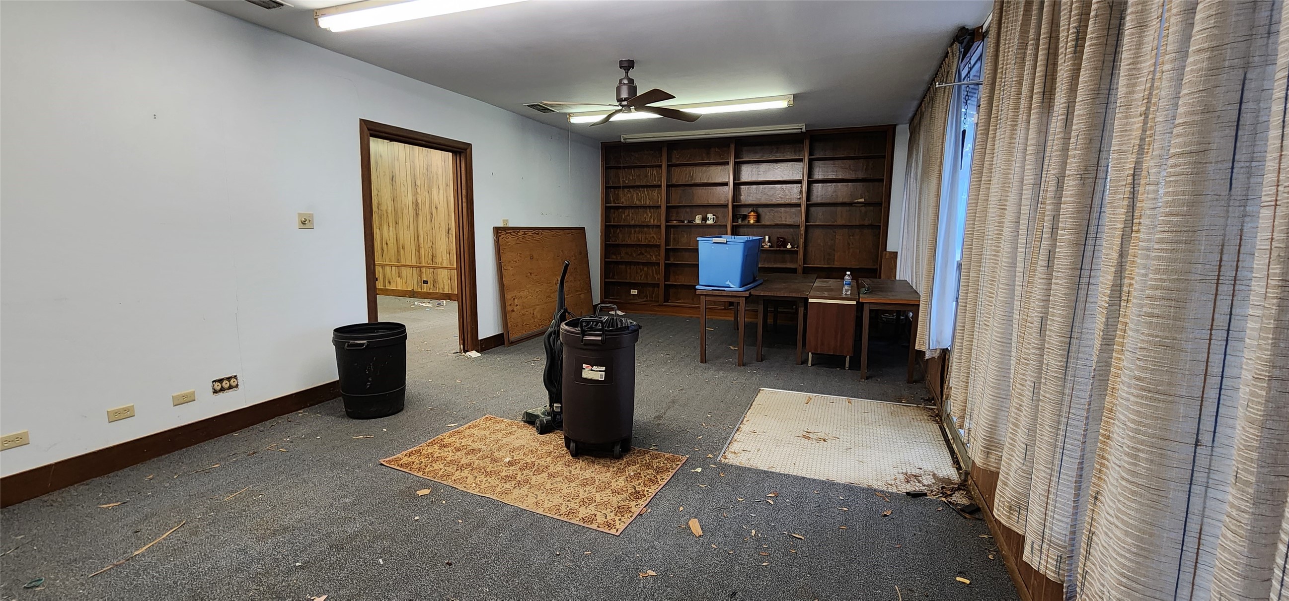 108 E Commerce Mexia TX 76667