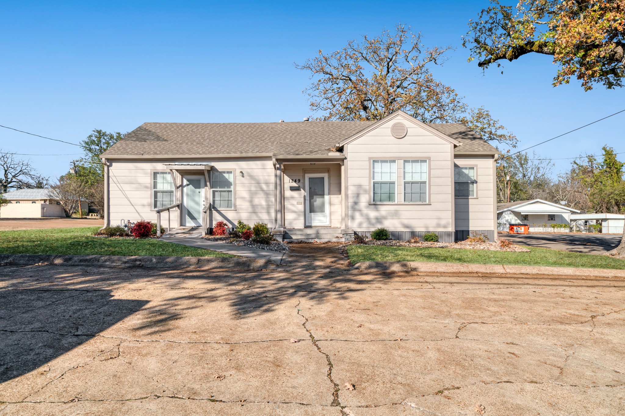 1249 Lamar Avenue Paris TX 75460