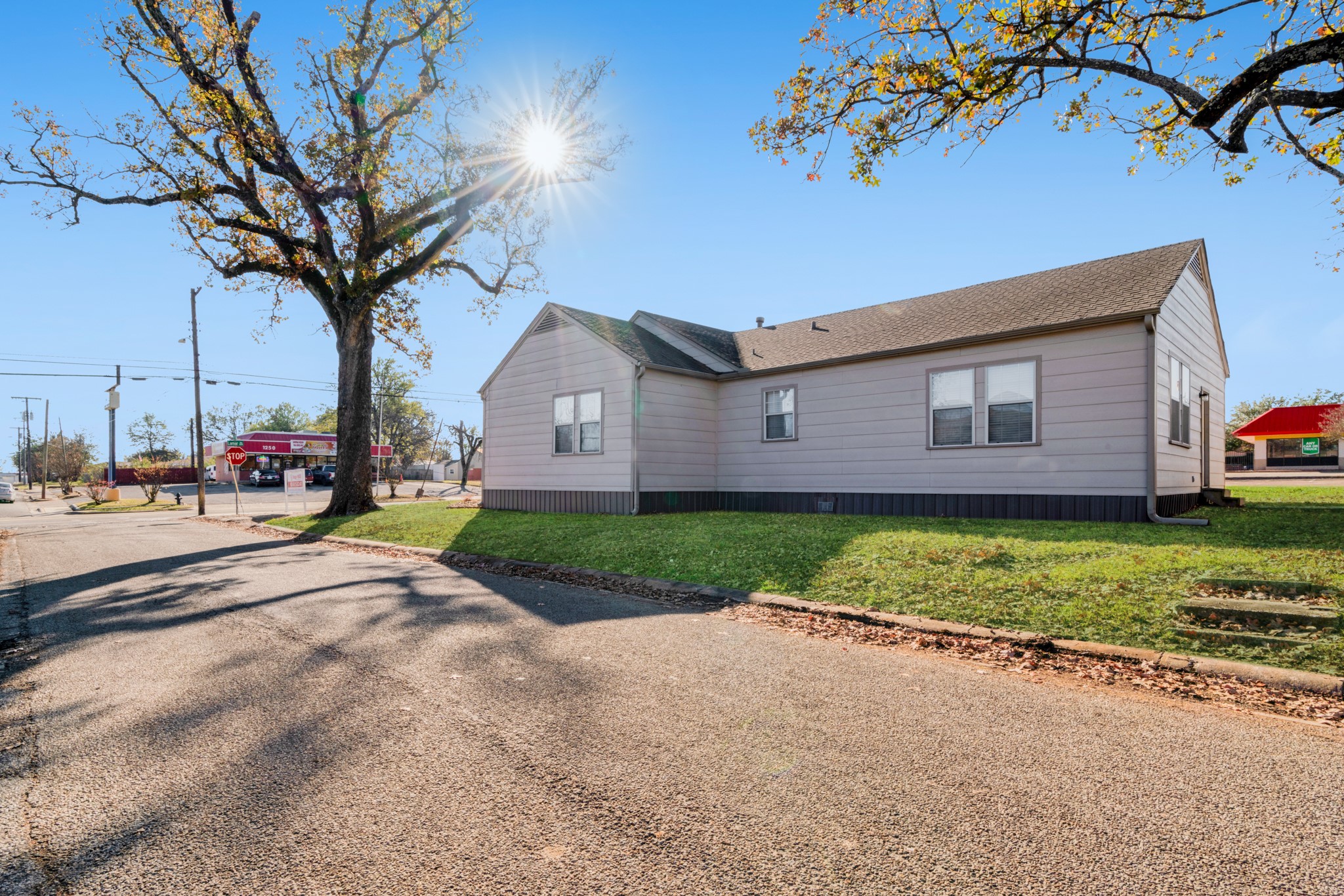 1249 Lamar Avenue Paris TX 75460