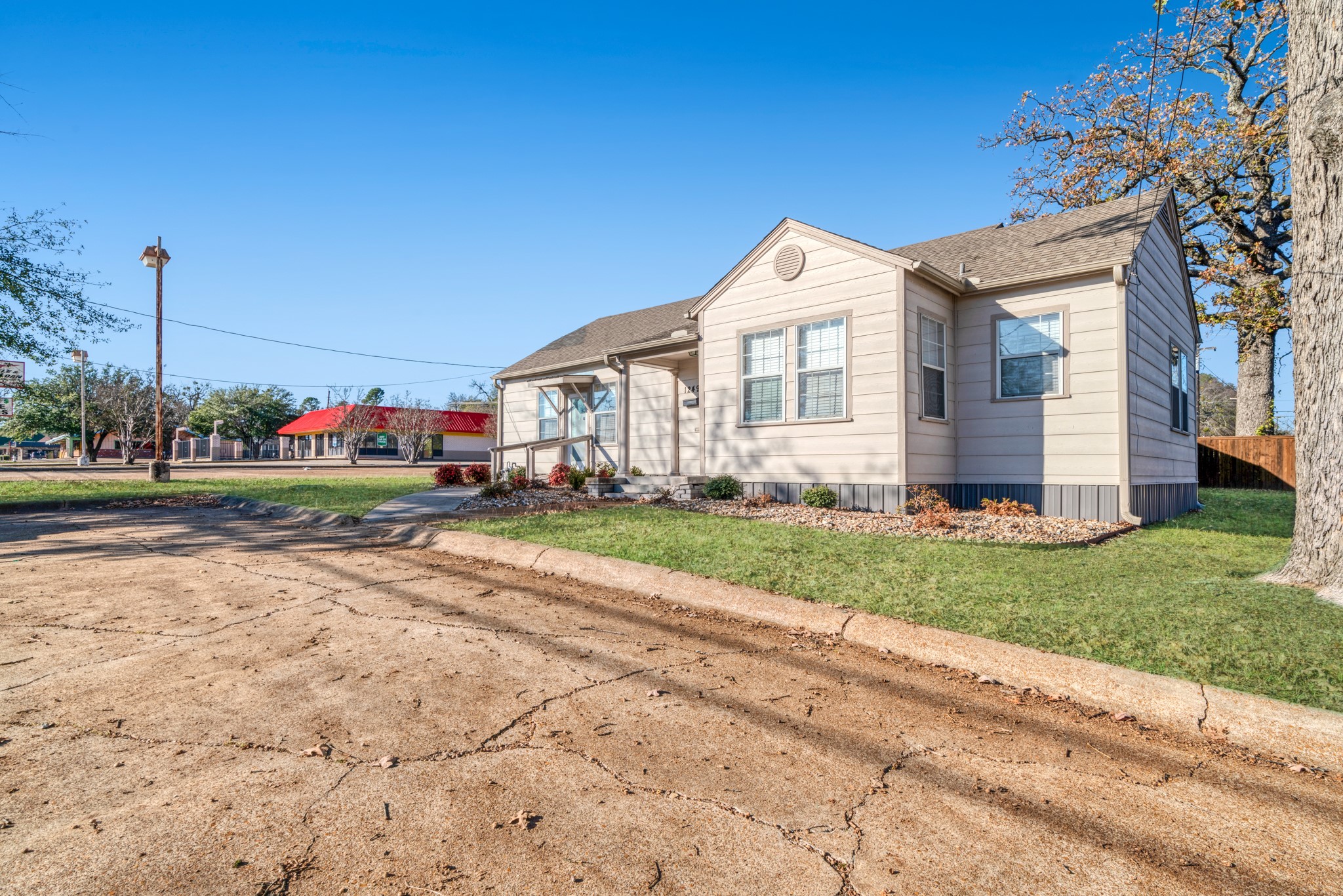 1249 Lamar Avenue Paris TX 75460