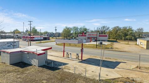 1810 N Main Street Paris TX 75460