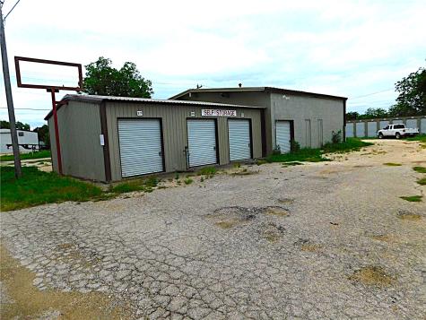 1401 N Neches Street Coleman TX 76834