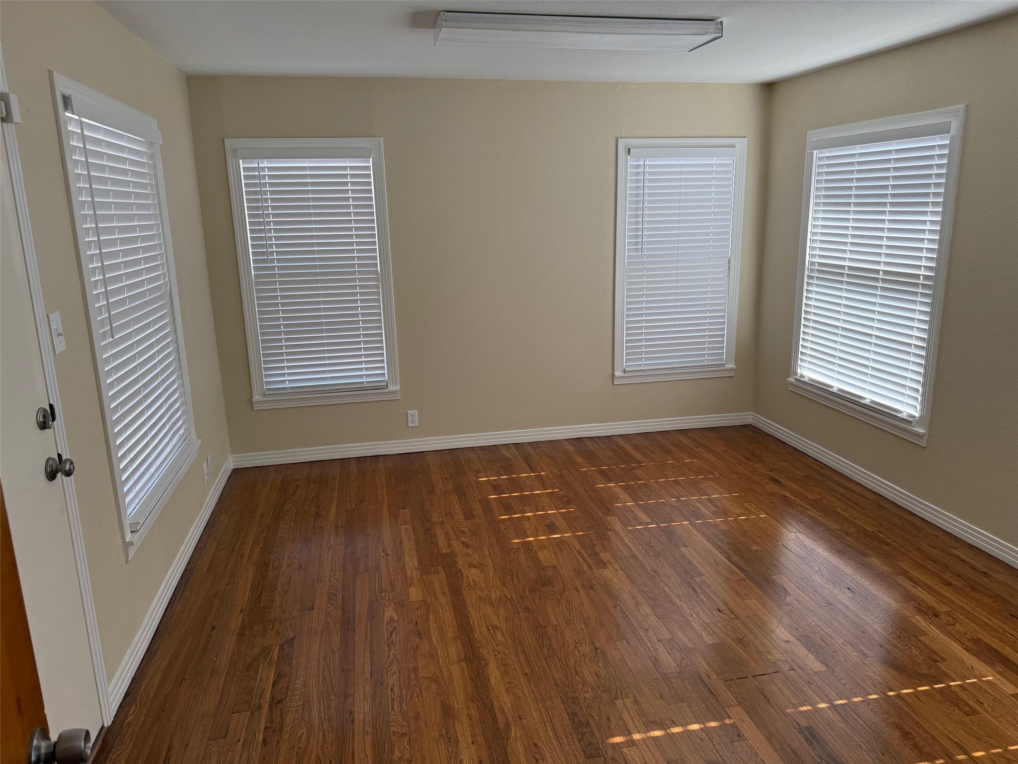 1012 Fort Worth Highway Weatherford TX 76086