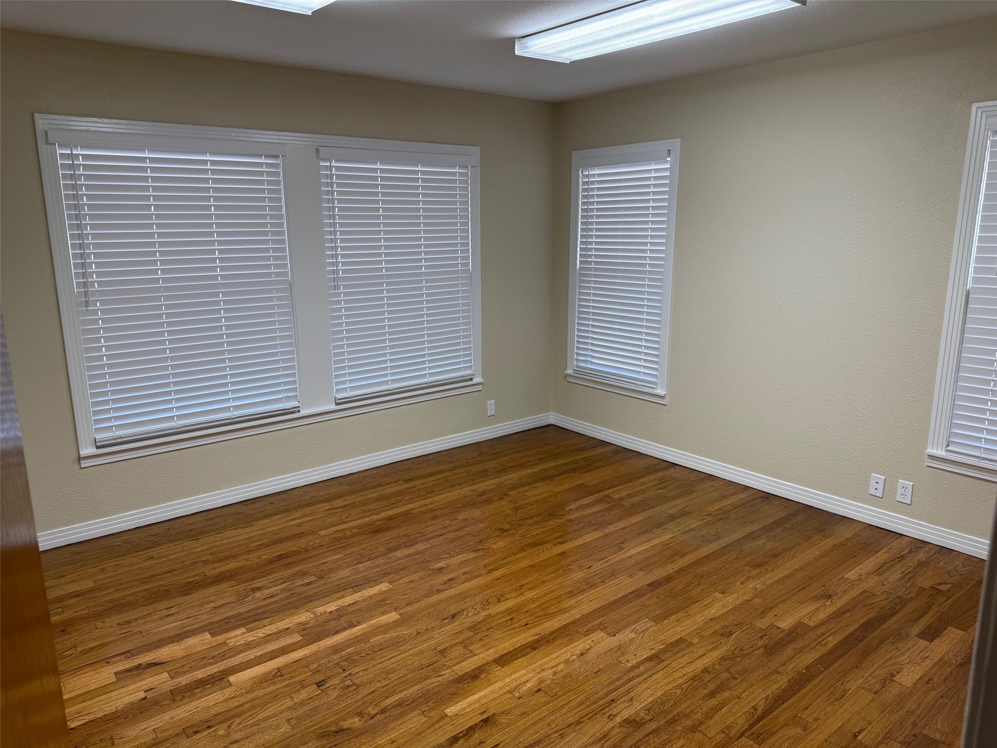 1012 Fort Worth Highway Weatherford TX 76086