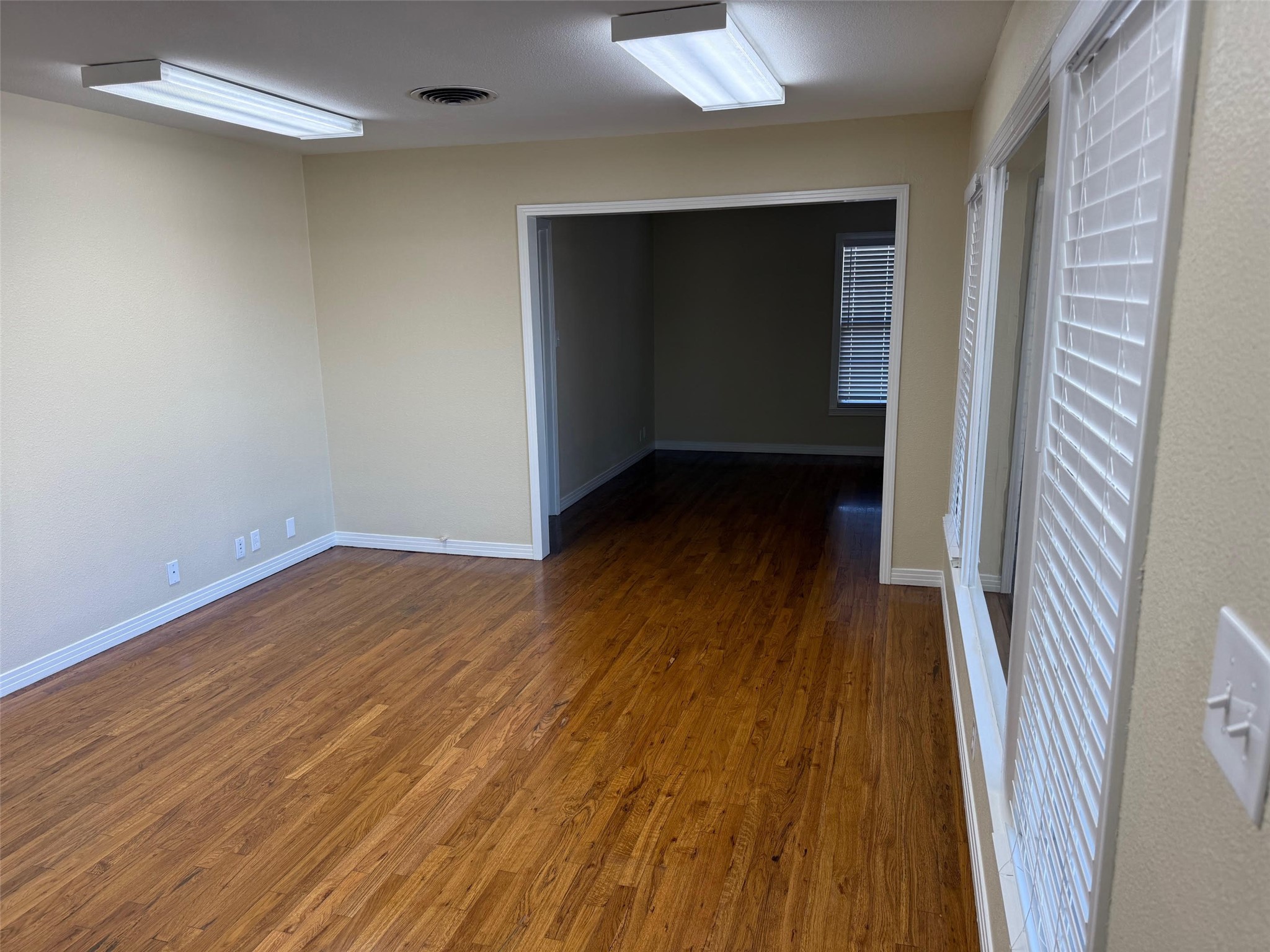 1012 Fort Worth Highway Weatherford TX 76086