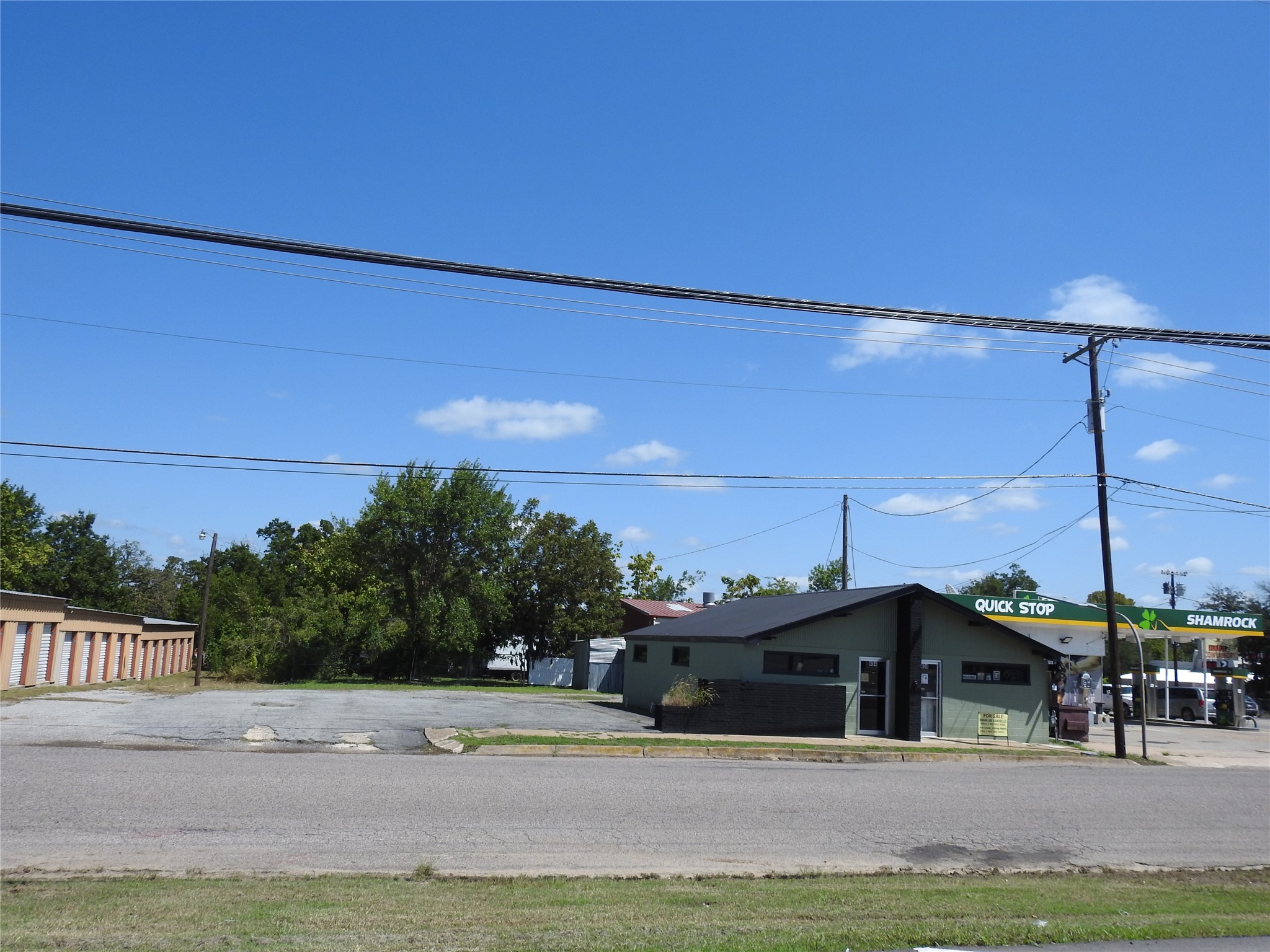 404 Chestnut Street Bonham TX 75418