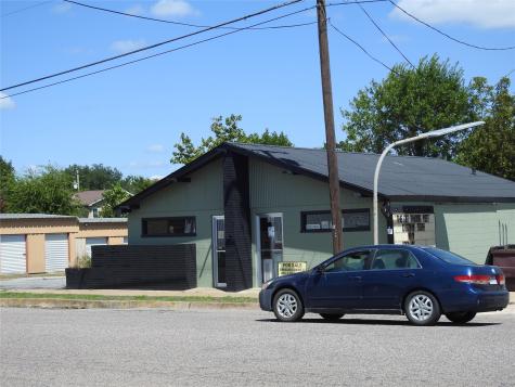 404 Chestnut Street Bonham TX 75418