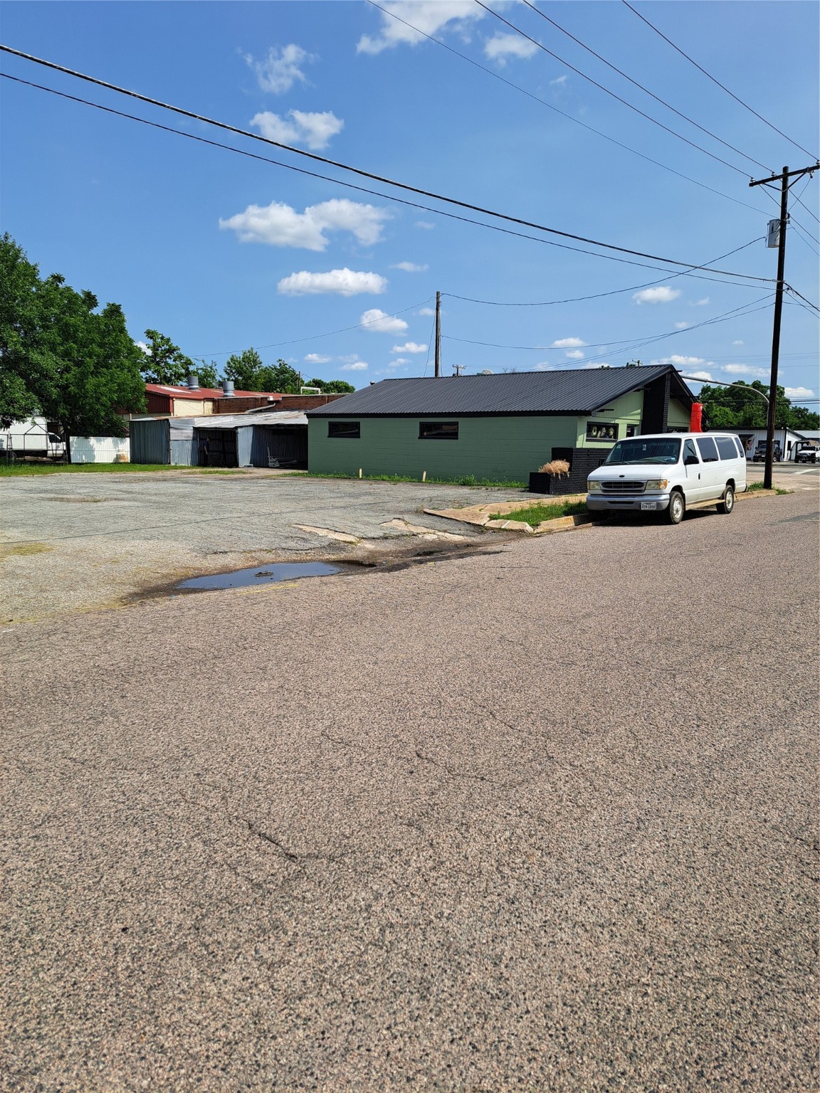 404 Chestnut Street Bonham TX 75418