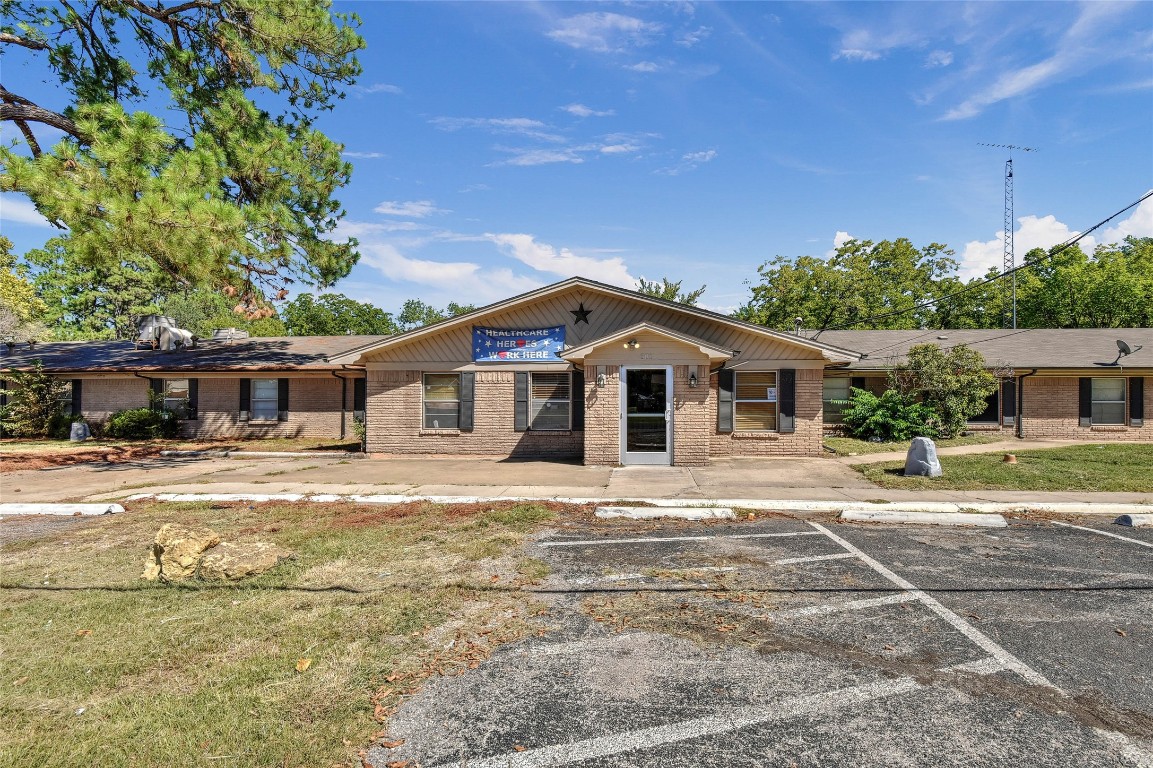501 N Main Street Collinsville TX 76233